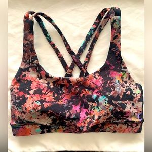 Lululemon Energy Bra, Stencil Blossom Red Multi in Size 4 NWOT